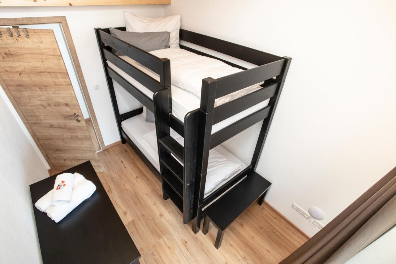 Ferienwohnungen "Zur Wally", Apartment Sauba การ์มิช-พาร์เทนเคียร์เชน ภายนอก รูปภาพ