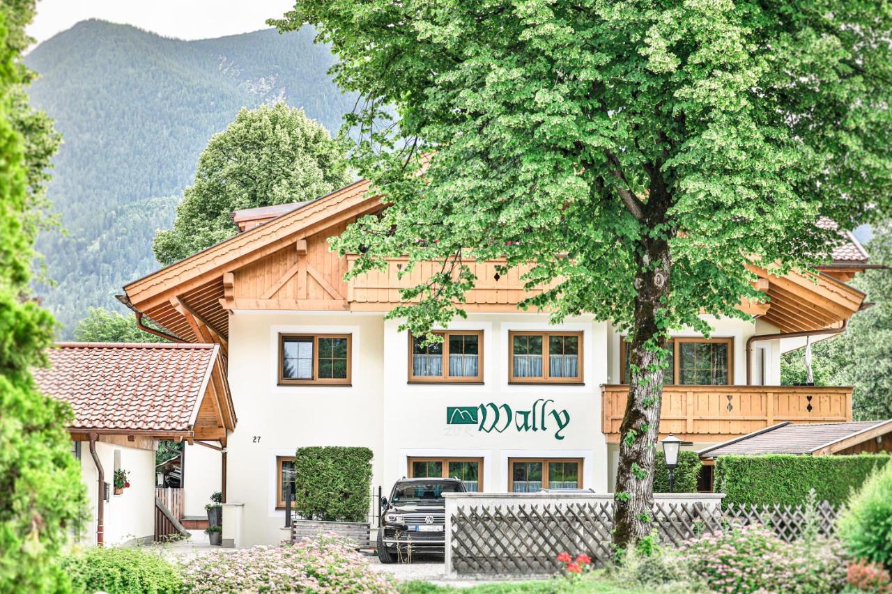 Ferienwohnungen "Zur Wally", Apartment Sauba การ์มิช-พาร์เทนเคียร์เชน ภายนอก รูปภาพ